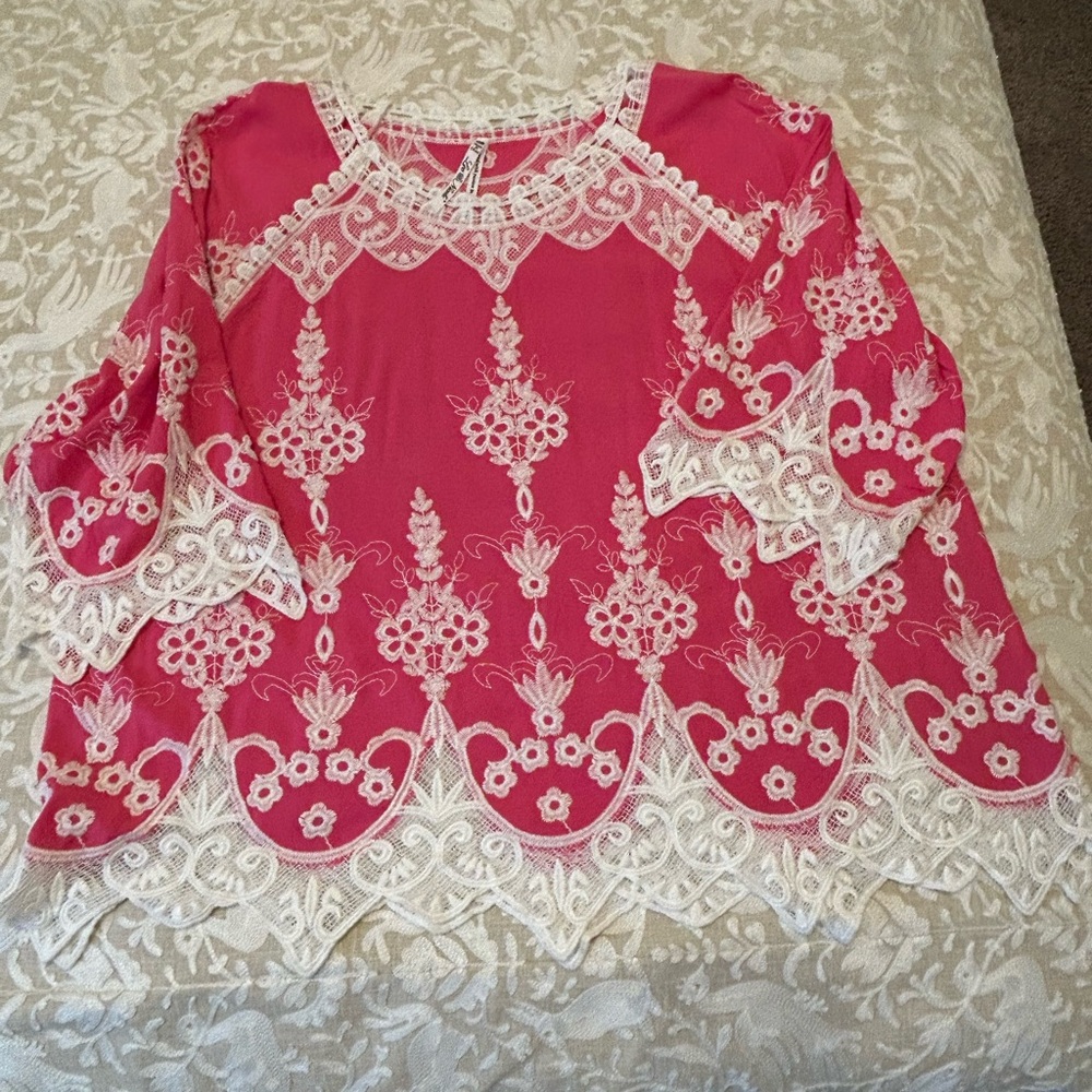 Leo & Nicole Pink and Ivory Lace Tunic Style Blouse. Size XL. So Beautiful!